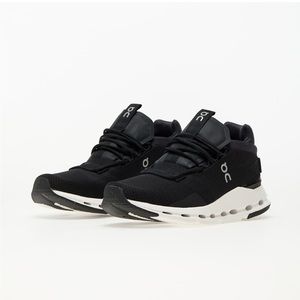 Women’s On Cloud Running CloudNova Size 7